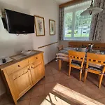 克拉默公寓 公寓